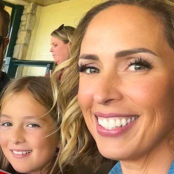 Meet your Posher, Melissa - Picture 1 of 1